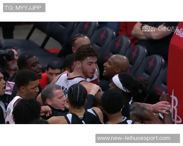 狄龙首节表现抢眼8投4中贡献全队最高9分并遭遇2次犯规困扰